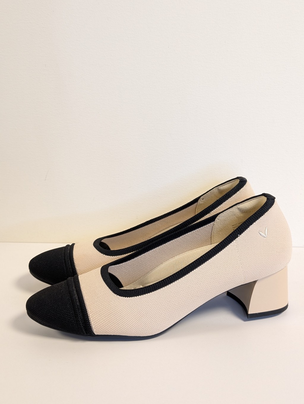 Vivaia Margot Cream Black Cap Toe Knit Block Heel Pumps Eu 40 Us 9